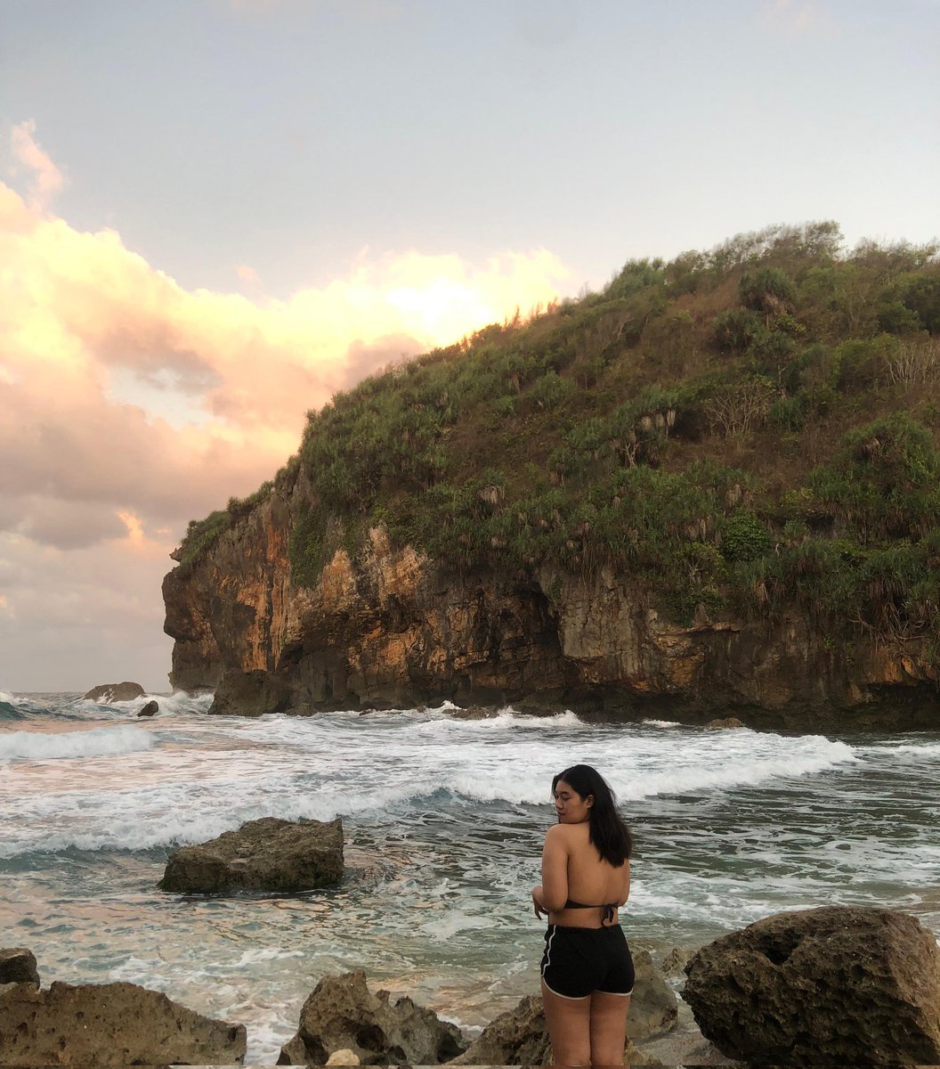 aegiguling's tweet photo. bsk klo punya rumah pgn deket pantai, biar bs ke pantai tiap hari https://t.co/M6WFzkJShH