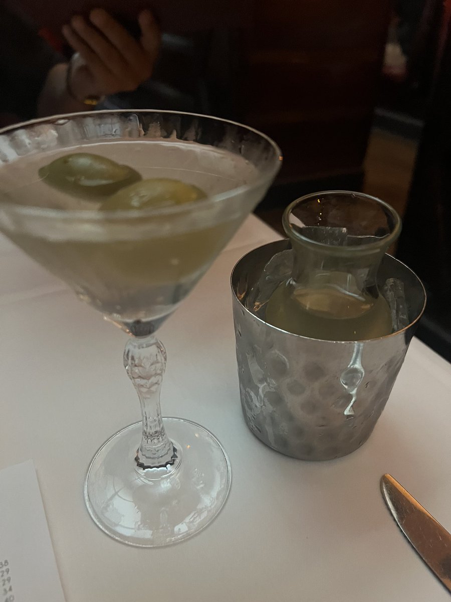 fcorriher's tweet image. Amazing old school spot in LA where Sinatra liked to hang. @MussoFrankGrill