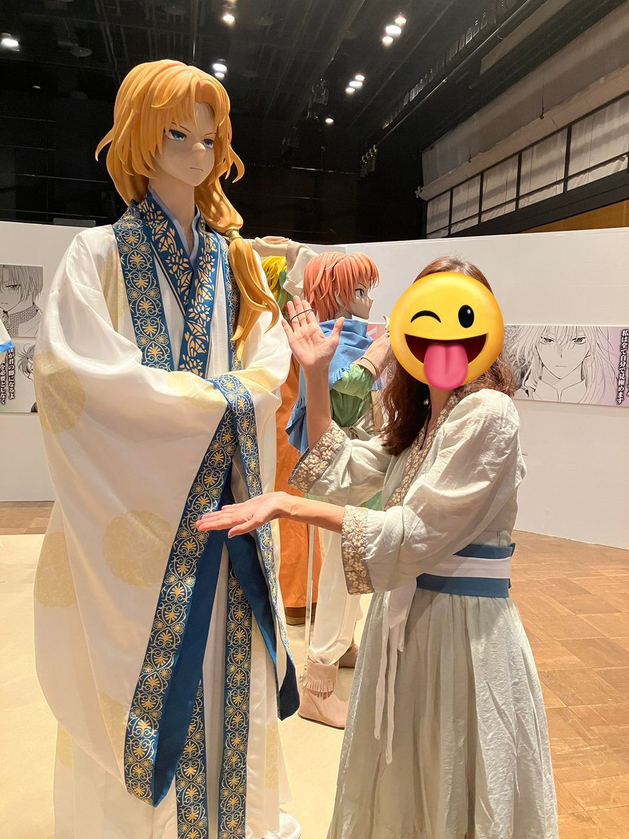 スウォン陛下、ご無沙汰しております。
原画展の為にリメイクしたワンピース、また着れました😊