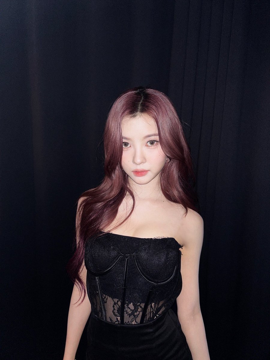 official_kep1er's tweet image. Kcon 🤍

#김다연 #DAYEON
#Kep1er #케플러