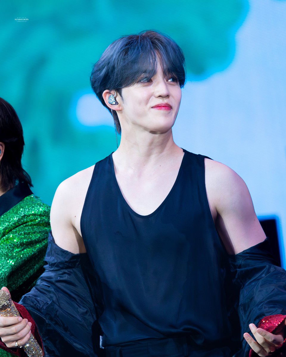 SUNDAYCOUPS_'s tweet photo. 240723 세븐틴 캐럿랜드 HQ

,,,얘가 확실히 어떠한 결심을 한 것 같긴 함
 
#승철 #에스쿱스 #쿱스 #세븐틴 #scoups #seventeen https://t.co/0XbWpFTAOq