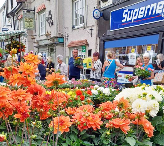 Today is market day in #Whitby, #Malton, #Thirsk, #Skipton, #Northallerton, #Ripon, #Masham and #Richmond. 

#Scarborough Market Hall is also open.

Pop along to pick up your shopping from a variety of traders.

See other #NorthYorkshire market days at northyorks.gov.uk/leisure-touris…