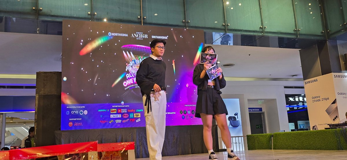 theoppaislife's tweet photo. We feel LUCKY, LUCKY, LUCKY today with @H7NAnchorOFC as we celebrate the 1st Anniversary of HORI7ON! 

🗓 Happening today
📍 SM North EDSA 

ONE PARTY WITH HORI7ON

#LeeSeungChulxHORI7ON
#HORI7ON #호라이즌
@HORI7ONofficial 
@smnorthedsa https://t.co/803eItkW6q