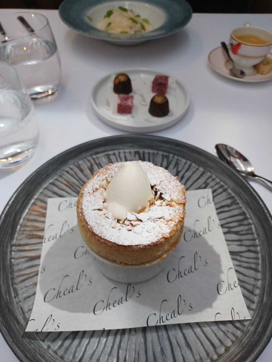 MichelinGuideUK's tweet photo. Tantalising cherry Bakewell soufflé @Chealsofknowle
#Solihull 

https://t.co/9MRy6xR2ha https://t.co/MTEUWBsxC8