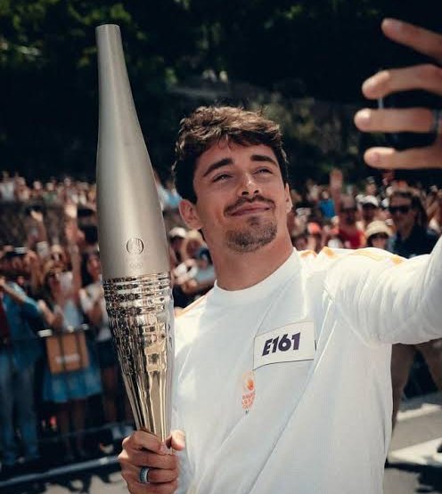 Best Olympic torch moment Round 1 :

Comment down
A. Vote dor Jin
B. Vote for Charles Leclerc

#Olympic2024 #Paris2024 #Olympics