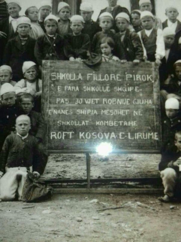 🏫🇦🇱 OPENING OF ALBANIAN SCHOOLS IN KOSOVO AND DIBER 

(1/6) After the Albanian liberation of the territories of Kosovo and Diber, the Fascist Albanian government, on November 12th 1941-