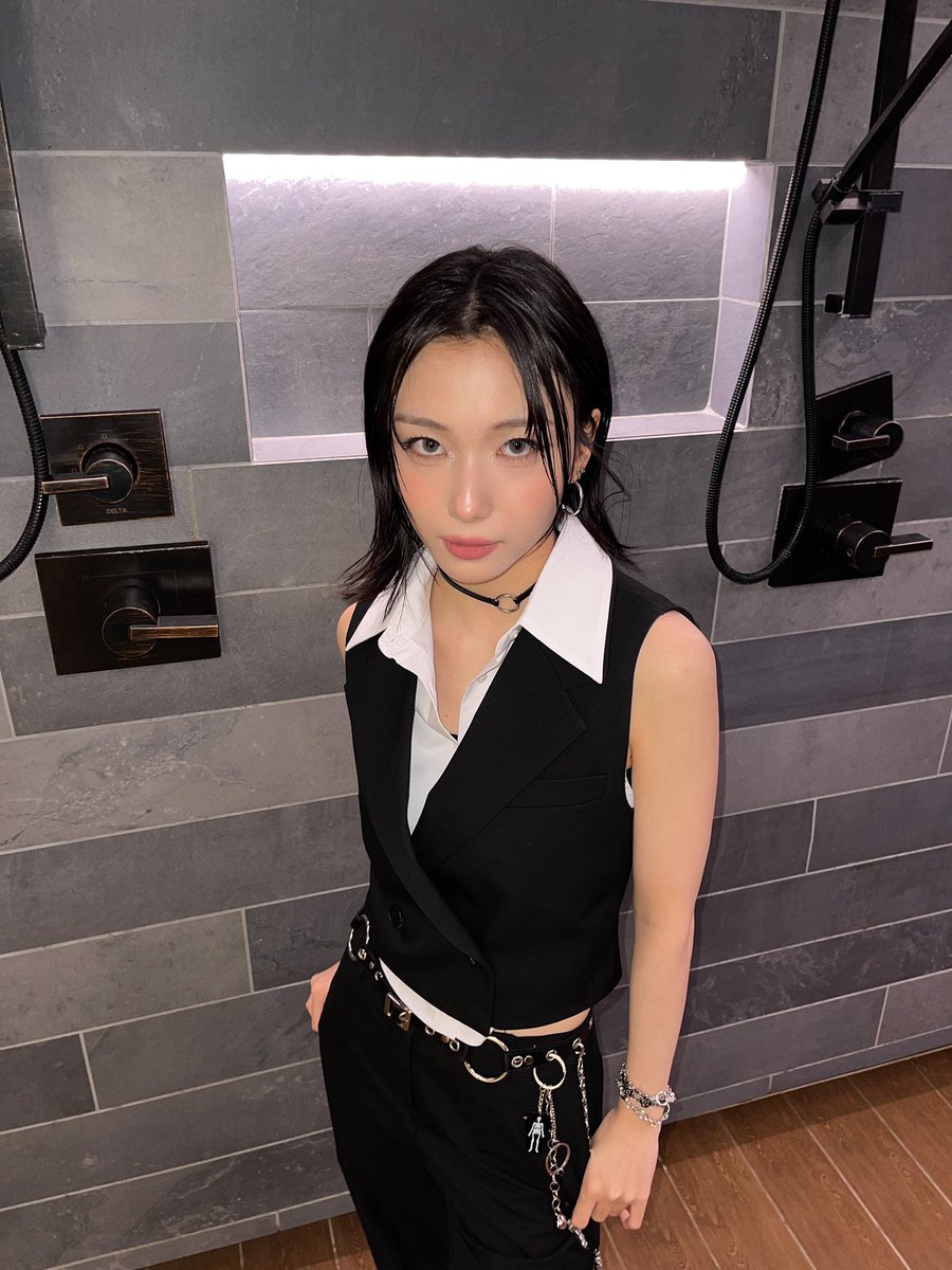 official_kep1er's tweet image. LA KCON 2024🇺🇸🪐
Back door🚪👊🏻

#서영은 #YOUNGEUN 
#Kep1er #케플러