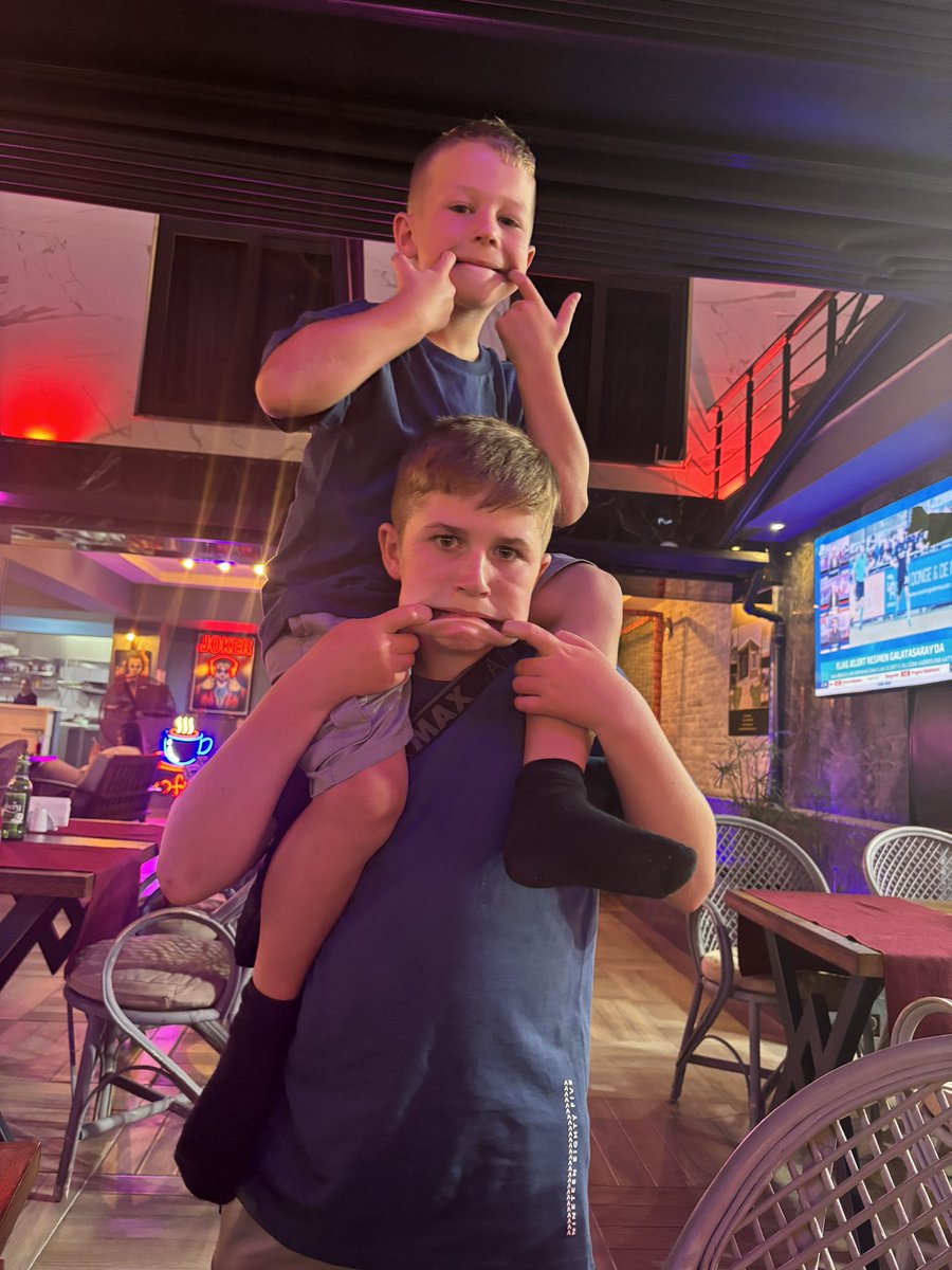 Best feeling in the world making memories with you both 😍💙🇹🇷