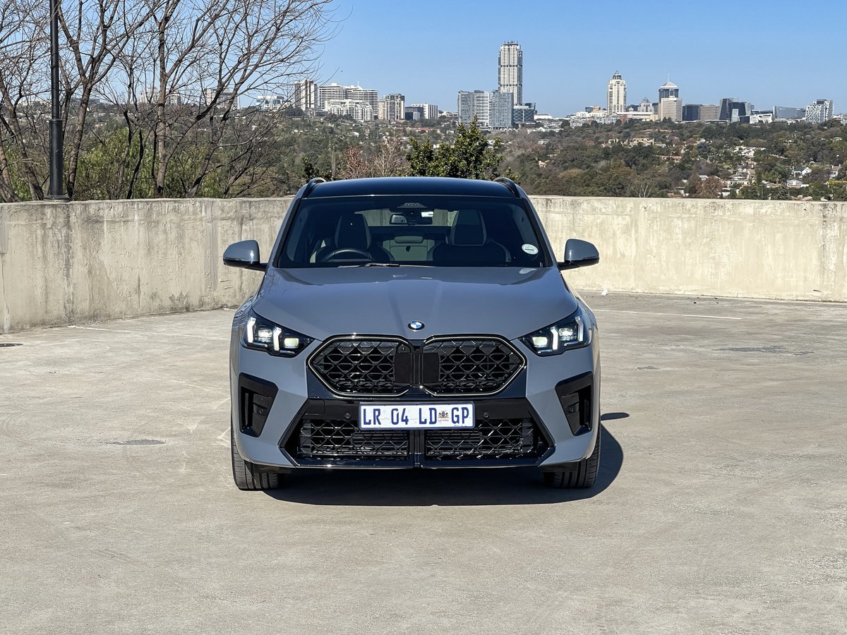 khuleonwheels's tweet photo. Today we welcome the new BMW X2 sDrive18i. It stands out from the previous generation thanks to the sloping roofline, the optional illuminated hexagon grille and LED headlights to mention a few. Inside, the X2 cabin boasts a sleek instrument panel with the…
#THEX2 #BMWSA #BMWX2 https://t.co/3TFDGRFIi9