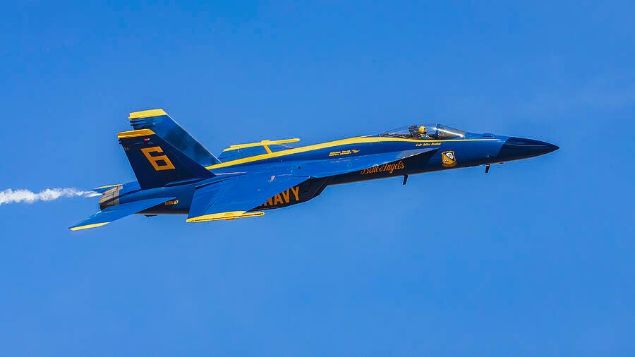 tpeakphotos's tweet photo. Angel 6 Low and Slow - Minden Nevada

In my FAA/Pixels shop:
https://t.co/1hZlIs58nd 

In my Etsy shop:
https://t.co/JHWLUmphKY 

#superhornet #blueangels #mindennevada https://t.co/SoaWa02qoJ