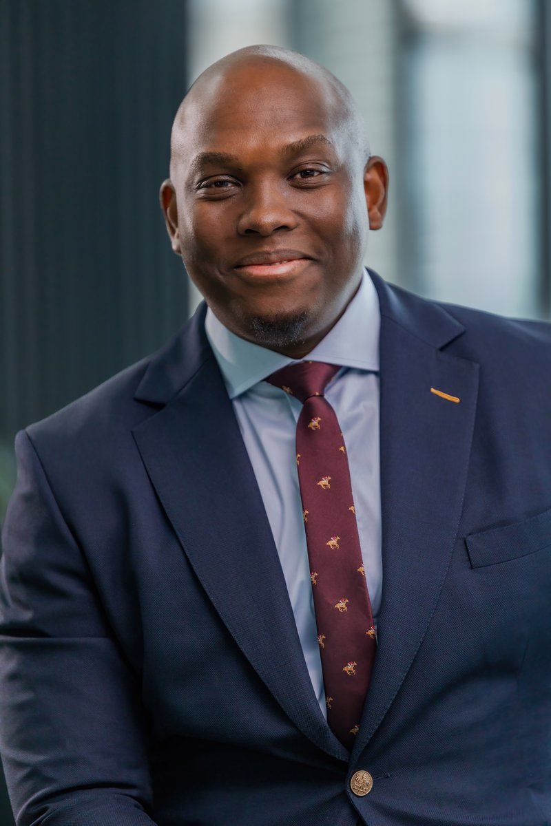 Last week, I announced that the BIG Suits &amp; Sneakers event is finally returning on 13 November after 7 year hiatus and I shared publicly that Lira is speaking on the day. Well, the second speaker joining us on stage on 13 November in Gauteng is Vusi Thembekwayo 😍 I have so many