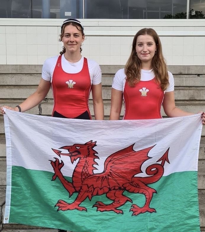 Best of luck to Eleanor and Seren at Home International Regatta today! 

They will be racing in the Junior Women's Pair and the Junior Women's 500m 8+

Good luck to Team Wales!!!🏴󠁧󠁢󠁷󠁬󠁳󠁿
<a href="/LearnWithMCS/">Monmouth Comprehensive School</a> 
<a href="/WelshRowing/">Welsh Rowing</a> 
<a href="/MCSPE1/">MCS PE</a>