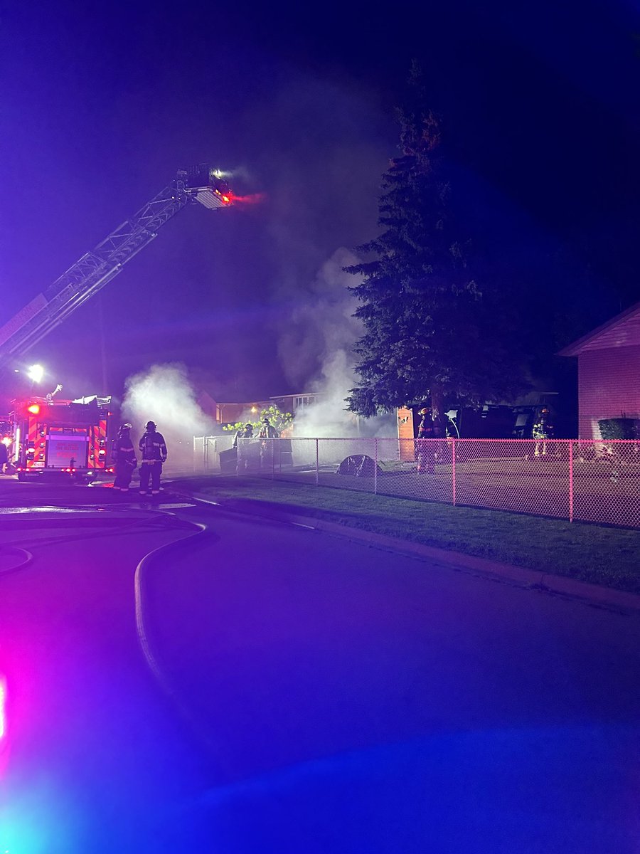 BramptonFireES's tweet photo. We are presently operating on scene of a garage fire in the area of Flowertown Ave and McLaughlin Rd N. The fire is contained to the garage and presently under control. There have been no injuries reported. Please stay clear of the area. @ChiefBoyes @BPFFA1068 ^MW https://t.co/ihLtOeQgMK