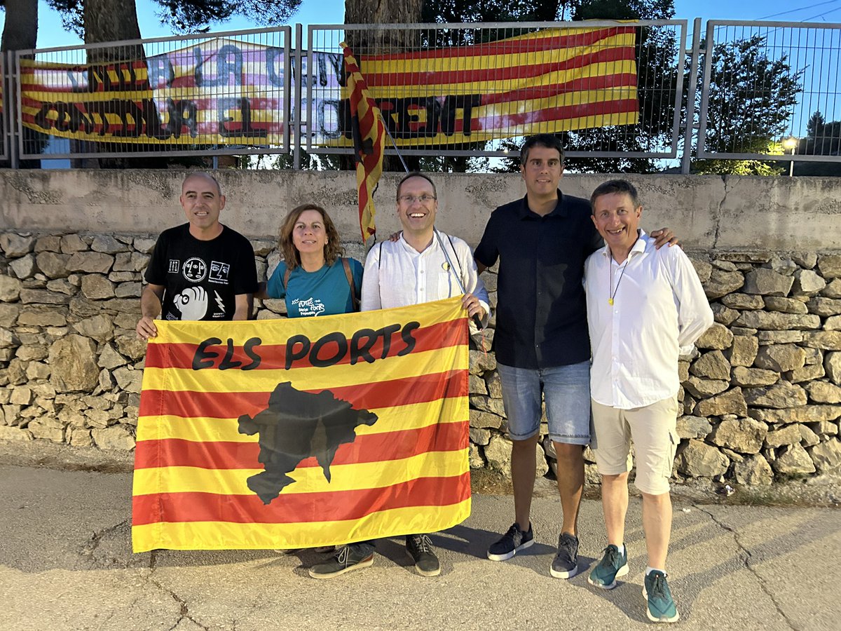 ErnestoBlanch's tweet photo. El moment comarcal per excel.lencia ha començat. Sorita de gom a gom per a estrenar l'Aplec. Que tingueu totes i tots un bon Aplec.
#Sorita #Palanques #ElsPorts #AplecSorita2024 #AplecElsPorts #PSPV #PSOE #Aplec2024 #AplecElsPorts2024 https://t.co/mIHPMwMpjO