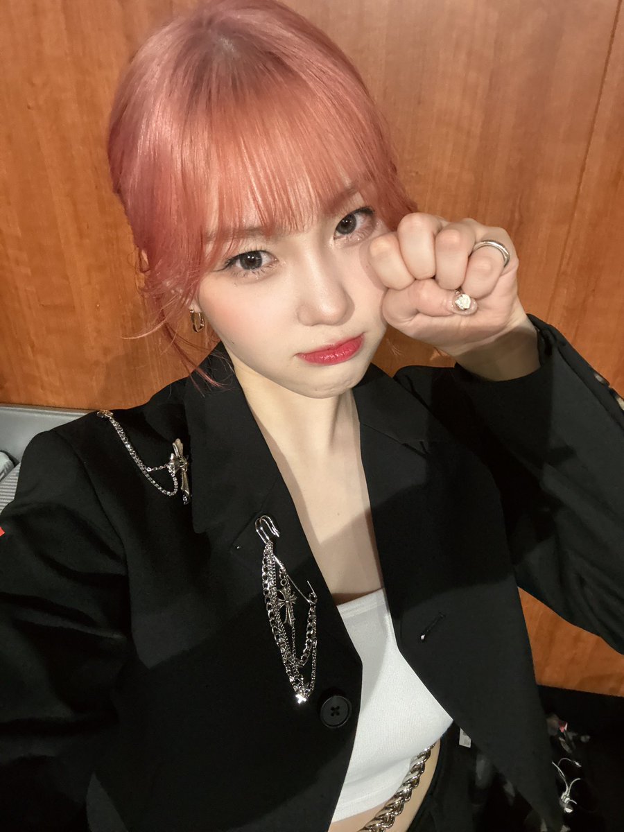 official_kep1er's tweet image. BACKDOOR🚪

#김채현 #CHAEHYUN
#Kep1er #케플러