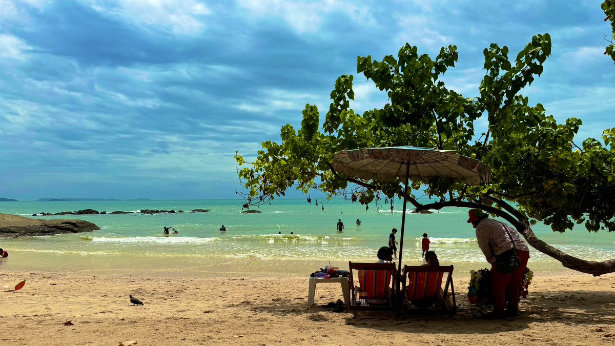 หาดลับ ที่ไม่ได้ลับ เหมือนกันความลับ ที่รักษาความลับไม่ได้เช่นกัน