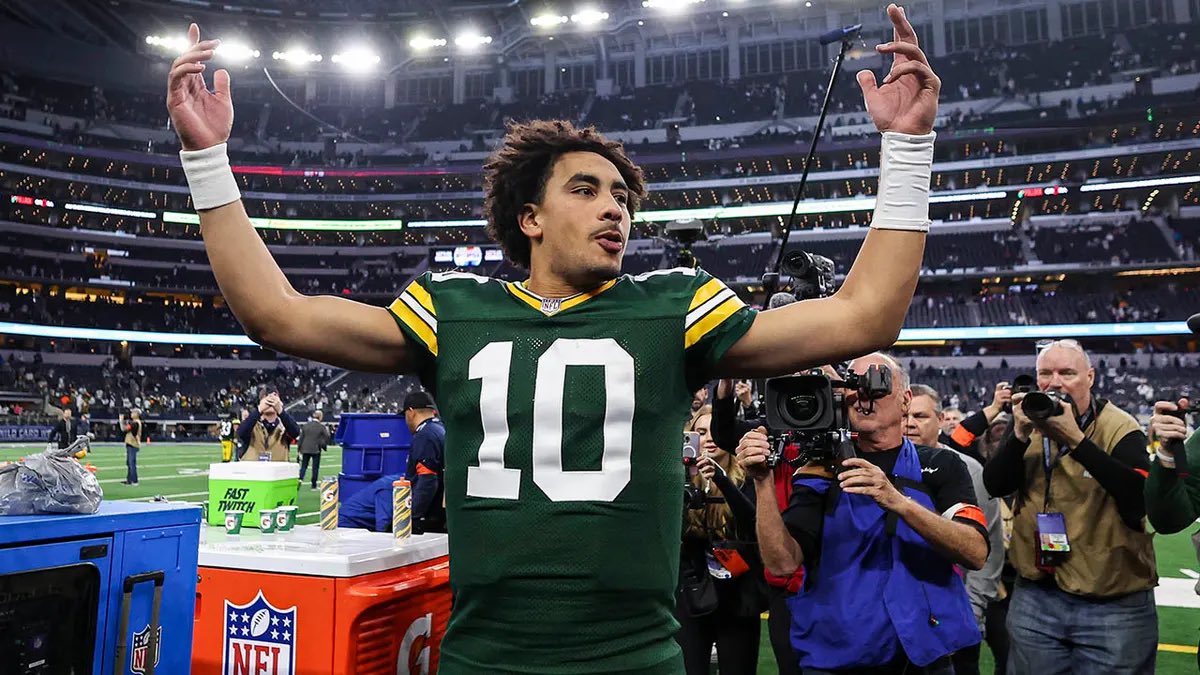 clemseditz's tweet image. Is #packers QB Jordan Love overpaid? Let me know what you guys think ⬇️