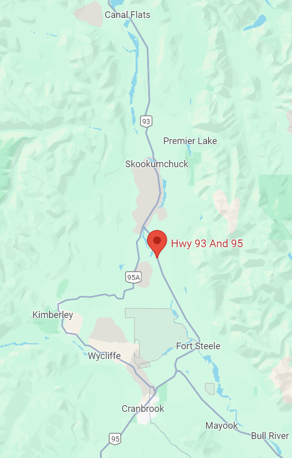 DriveBC's tweet photo. 📡REPORTS #BCHwy93 & #BCHwy95 - we've been told there's some debris near Prairie Rd affecting both directions of travel.
Use caution.
A crew has been dispatched to investigate.
#WasaBC https://t.co/zBSmrq16mQ