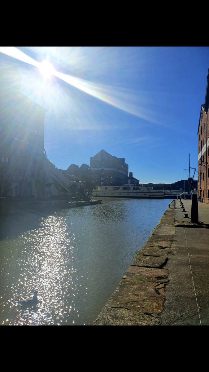 Our beautiful #SunTerrace will be open from midday and plenty of #Sport to enjoy inside as well !

12:00 🏑🥊🏋️‍♀️🤸🤺 #Olympic2024 
15:00 🏉 #Salford v #Castleford 
18:00 🏉 #CatalansDragons v #HullFC
20:00 🏉 #Uruguay v #Scotland 

#BlueBamboo #SportsBar #Gloucester #SupportLocal