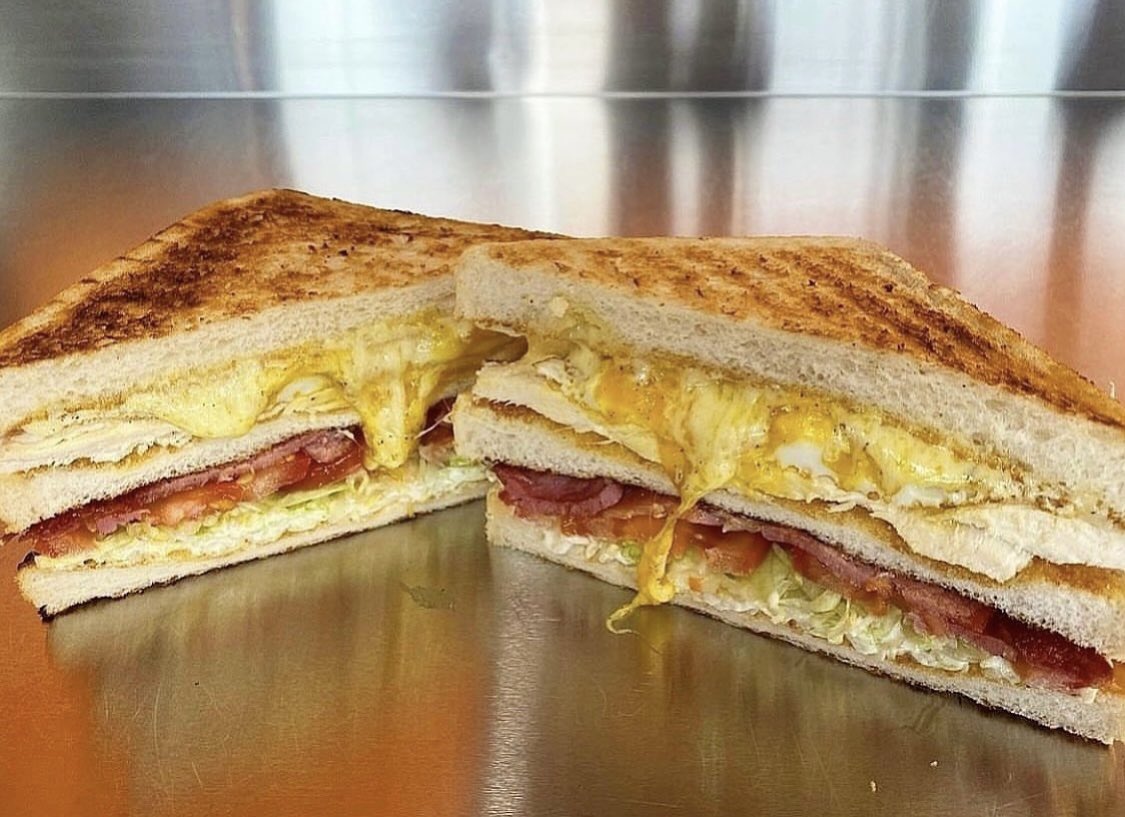 dittondeli's tweet photo. Can we just have a min for the 𝒄𝒍𝒖𝒃 𝒘𝒊𝒕𝒉 𝒂𝒏 𝒆𝒈𝒈 😎🥪✨
#iykyk #sandwichgoals 
#tastethedittondelidifference https://t.co/7VudkMWocV