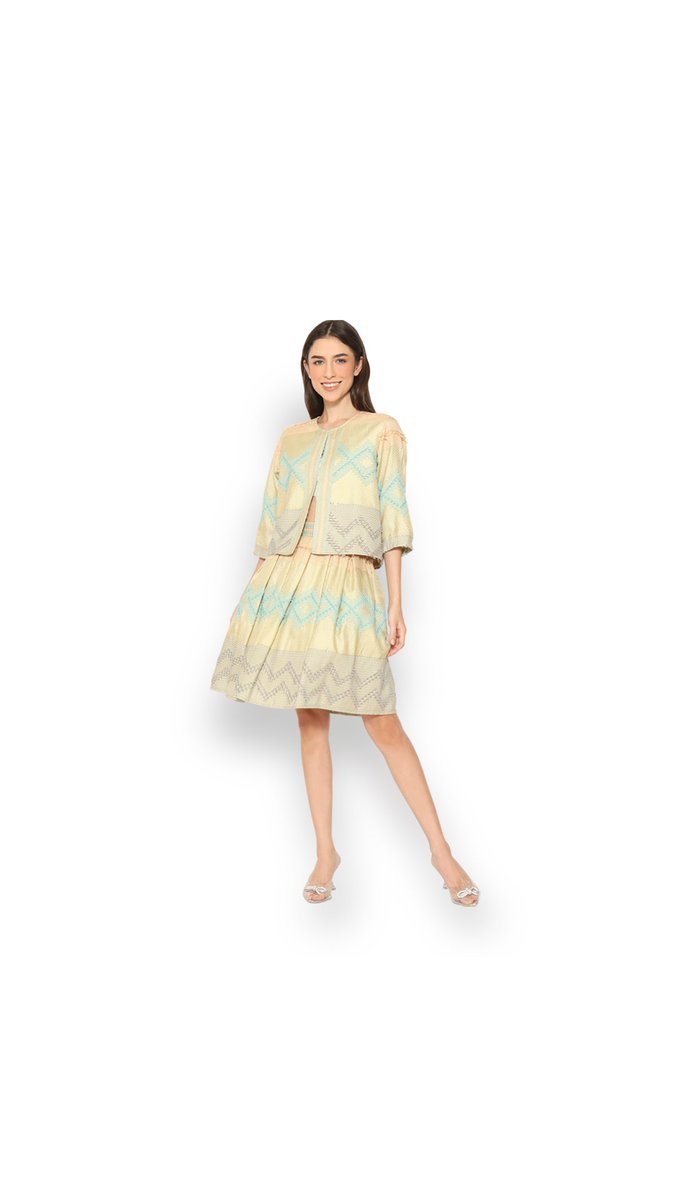 Tjongklak's tweet photo. Achieve a high-end look with our trendy one-set outfit. 

In frame:

Jimbaran set 

Tenun garut 

Tenun sutra

Segera hubungi +6281990891010 untuk pemesanan dan pertanyaan lebih lanjut, atau kunjungi butik kami di Gandaria City Lt2 #265

.

.

.

#tjongklakbatik #dress #batik https://t.co/85aBDj1wOq