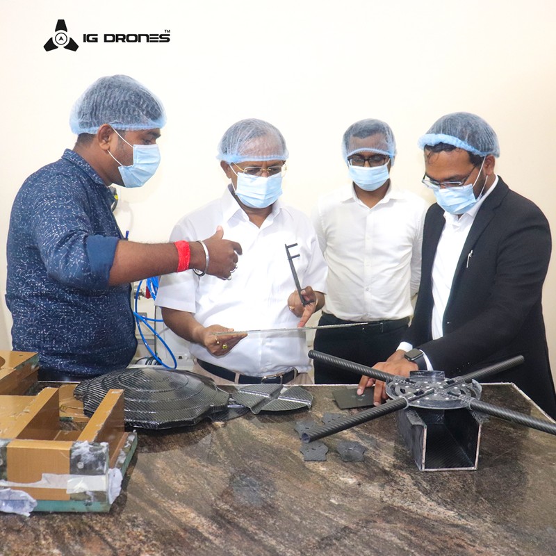 Dr. Binay Kumar Das, DG of Electronics and Communication Systems, DRDO, visited IG Drones, praised our India's 1st 5G Drone &amp; Drone Simulator, and encouraged our innovative work. Honored by his insights! 

#DroneTech #Innovation #5GDrone #DRDO #TechExcellence #IGDrones #Visit