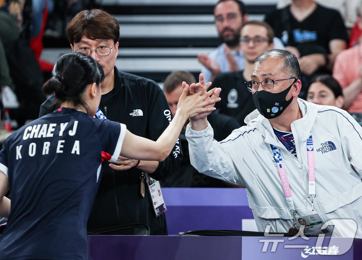 frappuccinooy's tweet photo. 😅🤦♀️
#SeoChae #Badminton #Paris2024 #Olympics https://t.co/Vcw76GwNEL