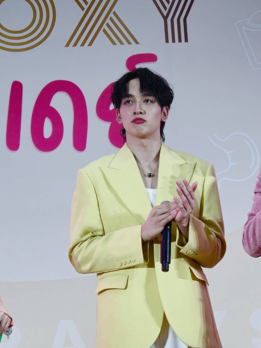kongthappeakOFC's tweet photo. หล่อขนาดนี้มีแฟนรึยังน้าาาา 😘

#fitoxyคู่ซี้เดย์xพีคเซ้นต์
#kongthappeak #กองทัพพีค https://t.co/evkpe3QxDT