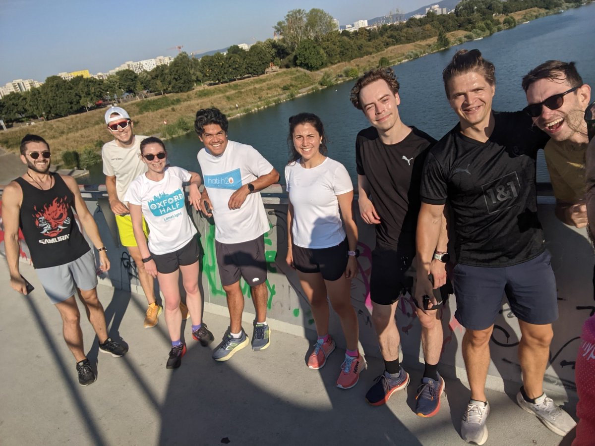 j_foerst's tweet image. a selfless selfie -- what a great end to the #runconference at #icml2024! More photos is in the replies.