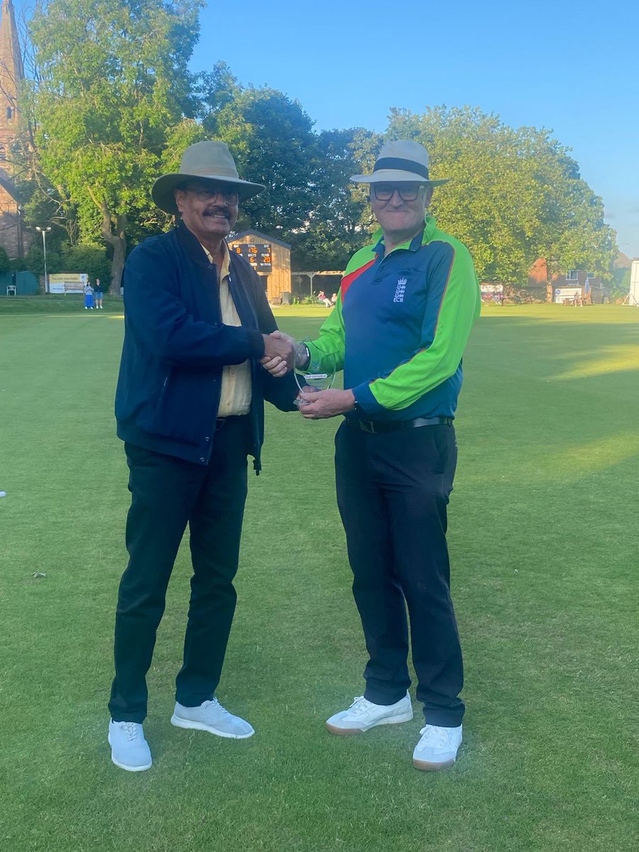 Highfield_CC's tweet photo. Super evening last night hosting the touring Dilip Vengsarkar XI. Highfield fell a few runs short of the Indian sides 176. The great man himself was present, still the only non Englishman to score 3 centuries at Lords 👌👏👏 https://t.co/FsSVr5Gvwk