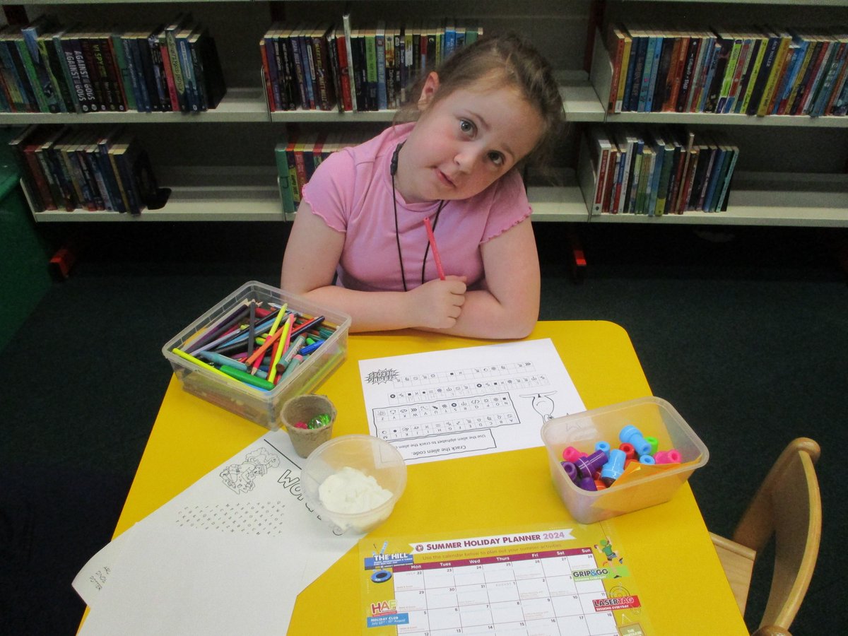 LancsLibraries's tweet image. ⚱️We celebrated the #FestivalOfArchaeology at #RawtenstallLibrary with an archaeological dig. 
The children uncovered buried treasure and made fossils with their findings.
@archaeologyuk