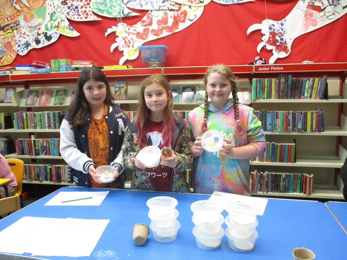 LancsLibraries's tweet image. ⚱️We celebrated the #FestivalOfArchaeology at #RawtenstallLibrary with an archaeological dig. 
The children uncovered buried treasure and made fossils with their findings.
@archaeologyuk