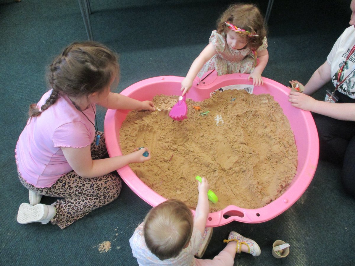 LancsLibraries's tweet image. ⚱️We celebrated the #FestivalOfArchaeology at #RawtenstallLibrary with an archaeological dig. 
The children uncovered buried treasure and made fossils with their findings.
@archaeologyuk
