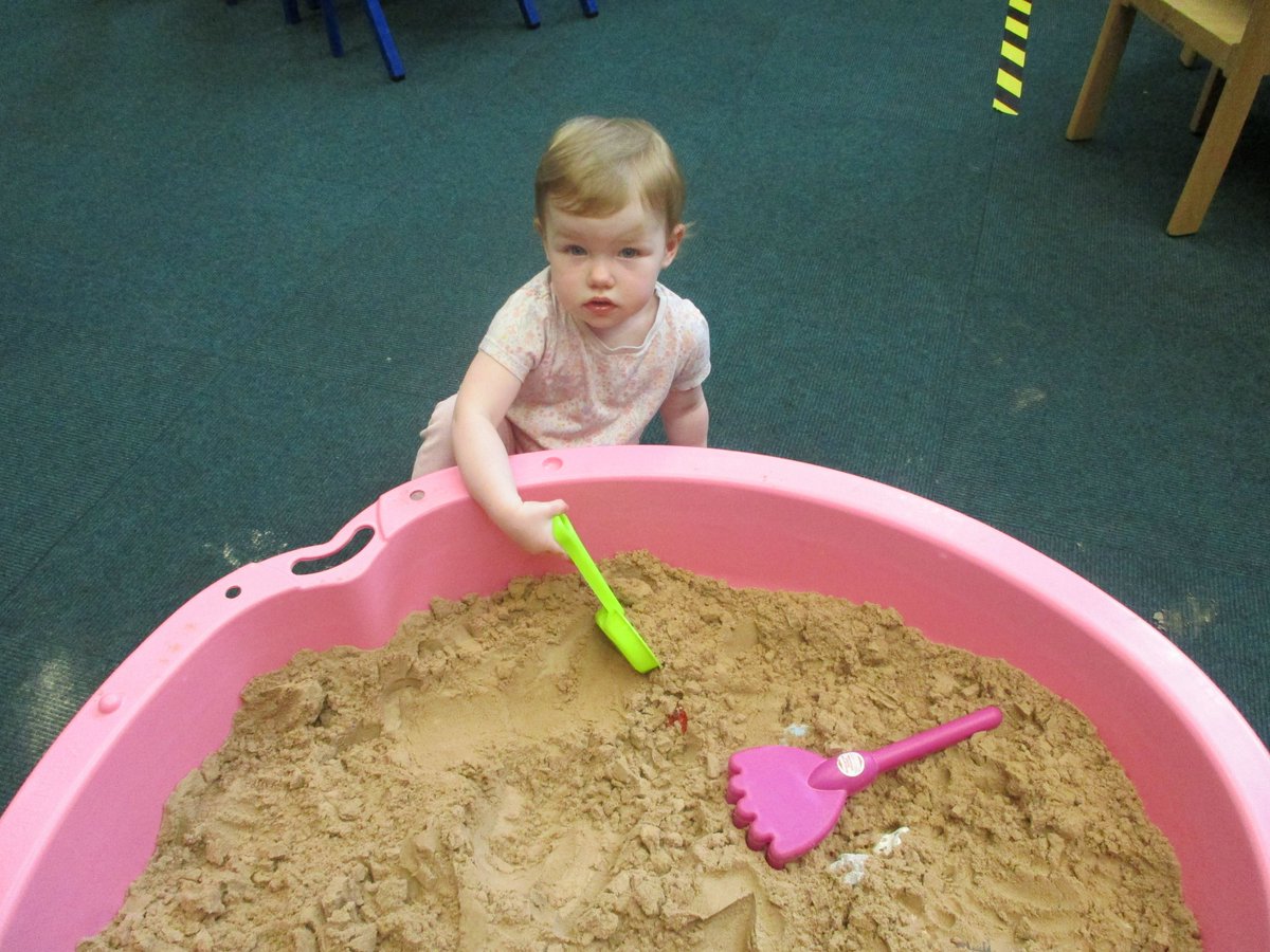 LancsLibraries's tweet image. ⚱️We celebrated the #FestivalOfArchaeology at #RawtenstallLibrary with an archaeological dig. 
The children uncovered buried treasure and made fossils with their findings.
@archaeologyuk