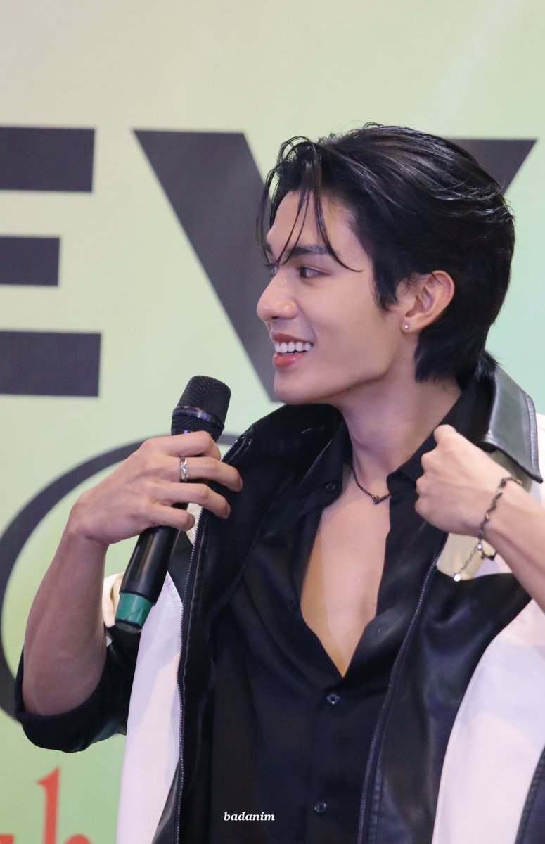 bba_daa's tweet image. ผู้ชายคนนี้อันตรายไหมครับ 🖤✨

#DevyXNet
#netsiraphop @netsiraphop