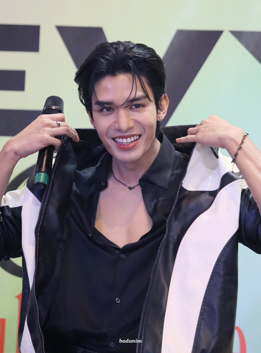 bba_daa's tweet image. ผู้ชายคนนี้อันตรายไหมครับ 🖤✨

#DevyXNet
#netsiraphop @netsiraphop