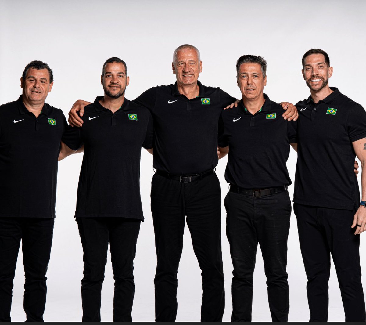 É indescritível a experiência e a alegria de estar disputando as olimpíadas Paris 2024!!! 🙏🏼🙏🏼🇧🇷👊🏼🏀🇧🇷🔥💚💛