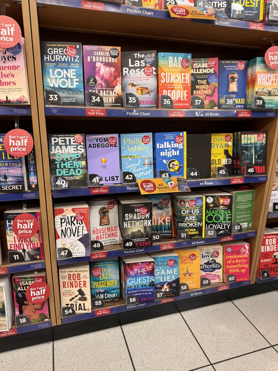 TonyKent_Writes's tweet photo. Spotted in the wild: #TheShadowNetwork still going strong at the only @WHSmith in @HeathrowAirport Terminal 5 where it’s not sold out!
(Usually my airport bookshop trips involve taking pictures of the dedicated @Beathhigh section & posting them with barely concealed envy, so this was a nice feeling…)