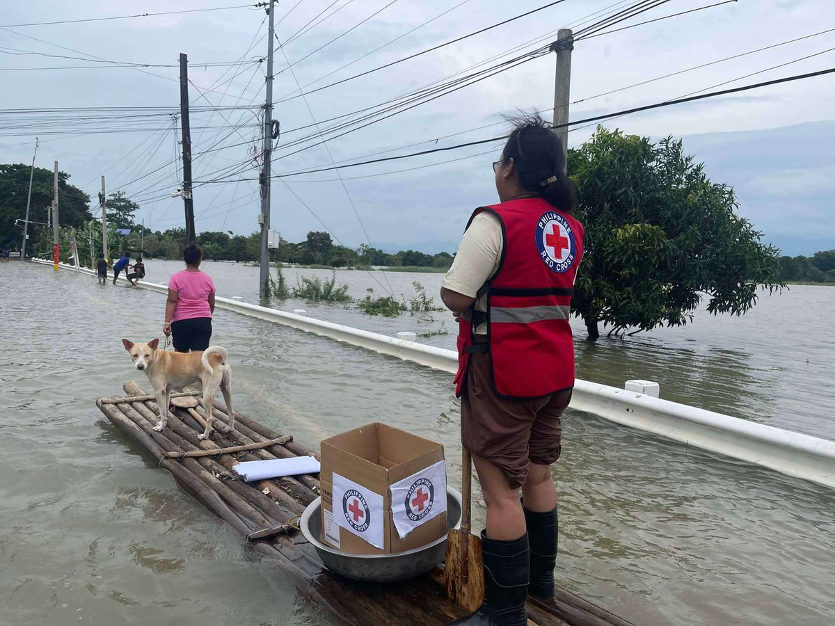 philredcross's tweet photo. LOOK: Red Cross gives anti-leptospirosis meds to typhoon-stricken communities

The Philippine Red Cross conducted health tips and distributed Doxycycline, a prophylactic agent to treat leptospirosis, to flooded communities in Mega Manila and Luzon. 

Over 500 individuals have received the medicine. Red Cross staff explained that without immediate and proper treatment, leptospirosis can damage the kidneys and cause liver failure. Children and pregnant women, however, cannot take the medication.