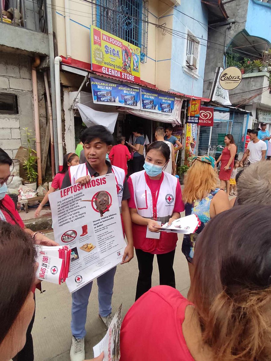 philredcross's tweet photo. LOOK: Red Cross gives anti-leptospirosis meds to typhoon-stricken communities

The Philippine Red Cross conducted health tips and distributed Doxycycline, a prophylactic agent to treat leptospirosis, to flooded communities in Mega Manila and Luzon. 

Over 500 individuals have received the medicine. Red Cross staff explained that without immediate and proper treatment, leptospirosis can damage the kidneys and cause liver failure. Children and pregnant women, however, cannot take the medication.