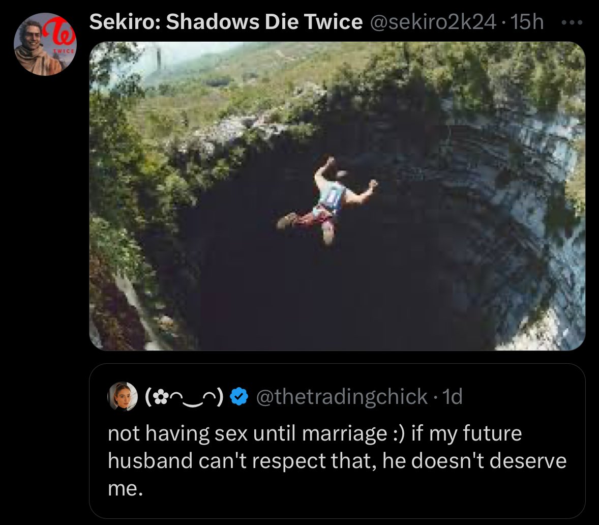 یورقونِشونم tweet media