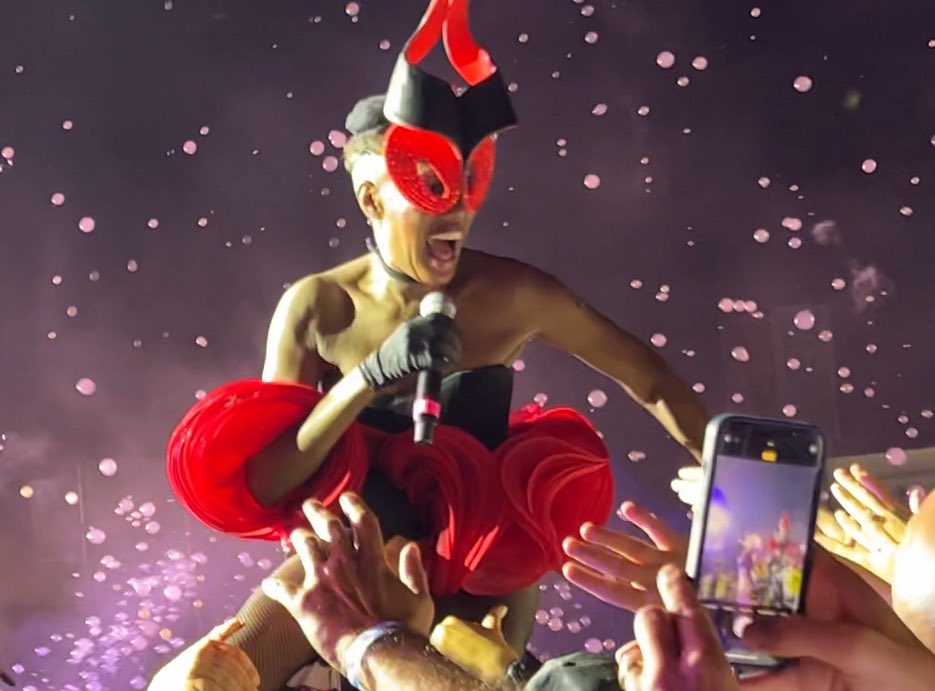 Verena Hewat tweet media