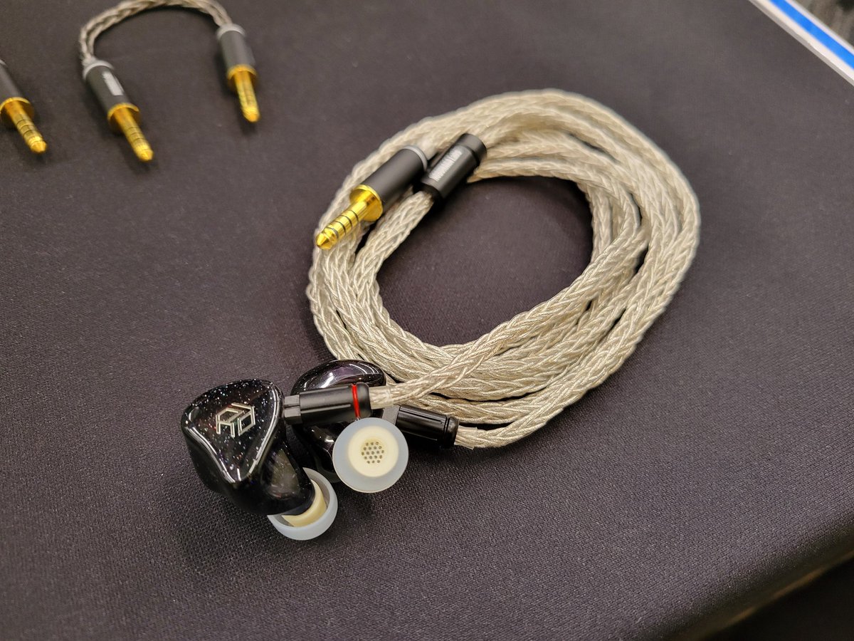 XYZ_tsukuru's tweet image. 16芯💡
太くてもメチャクチャ靭やか🙄
#NOBUNAGALabs
#リケーブル