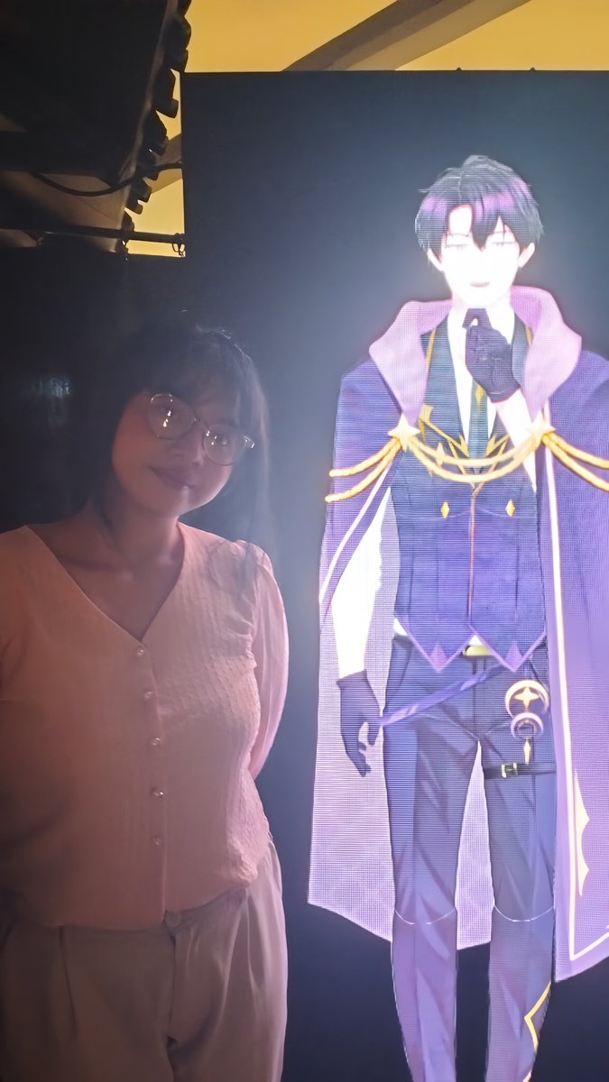 willrinna's tweet image. Haari inii sangat seruu!! Bisaa ketemu teman-teman baruu, mencoba makanan nyaa ( makanan nya enaak bangeet ga bohong), senang mengobrol baareng  @MikazukiArion walaupun sebentar 💜💜 

Maaf tadi gugup total dan gemetar sedikit🤏🏻