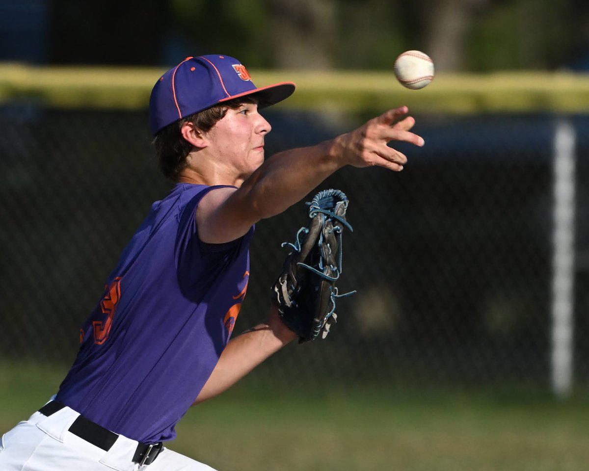 Deacon Blues tweet media