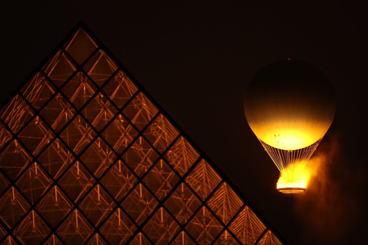 🤩 Magnifique #ceremoniedouverture pour les #JeuxOlympiques de #Paris2024 ! Notre capitale, notre pays, rayonnent à travers le monde.

Fière de nos athlètes qui porteront haut les couleurs de notre nation. Vive le sport et vive la France ! 🇫🇷