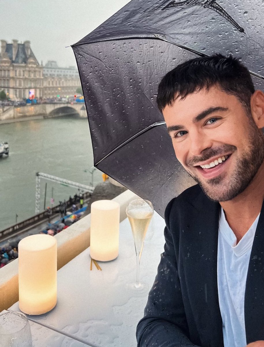 Zac Efron est à Paris.🇫🇷