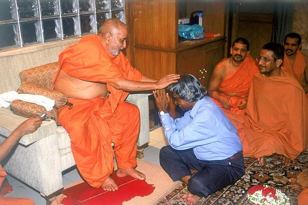 Vaidya77Jayant's tweet photo. Let us honor the memory of Dr. APJ Abdul Kalam by working towards a brighter future for all Indians! #APJAbdulKalam

@ANULOMMH @BJP4India @BJP4Maharashtra @Dev_Fadnavis @Gajanan27098251 @SujataM71 @Team__Devendra @BhartiAmol7708 https://t.co/OkrzvCImeT