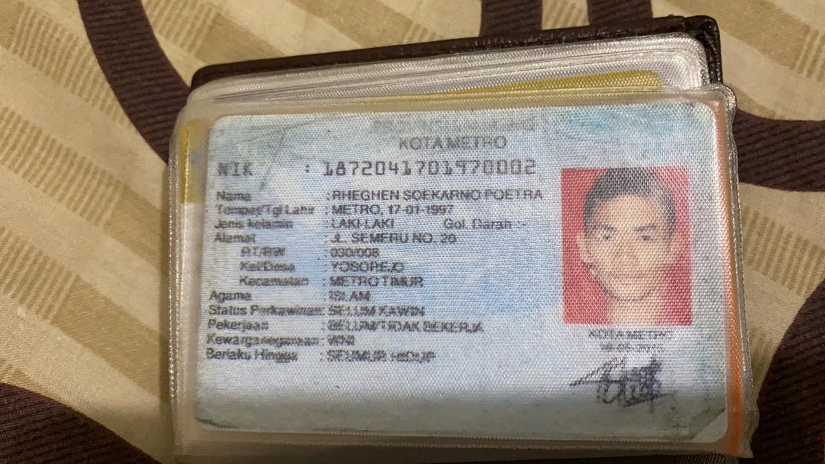 aldyandrean_'s tweet photo. PARA PENIPU 
Hati-hati guys dengan mereka masih berkeliaran di Facebook,

Hendra Gunawan dan Rheghen Soekarno Poetra 

Tolong bagi yang mengenal mereka bisa tolong hubungi saya, 

Indah G Malming Minggu Senin Viral Lampung Metro iPhone Hati Penipu https://t.co/6sWkZdpp7u