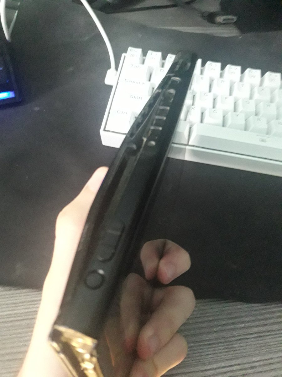 Na1ves's tweet photo. Denkt ihr die explodiert bei der LAN? https://t.co/UPScIEwEZk